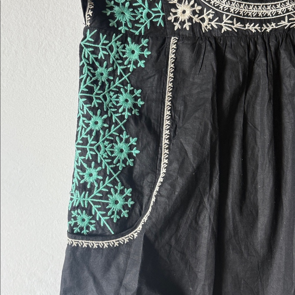 Theme Black Embroidered Dress‎ Sz M - Picture 5 of 7